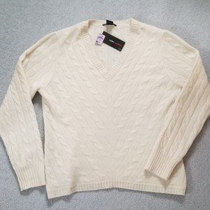 NEW woman's winter white cashmere sweater